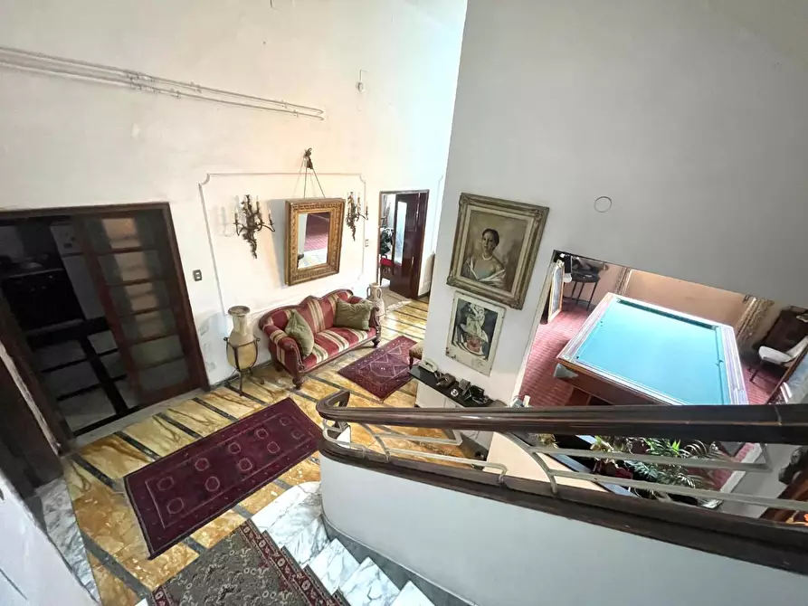 Immagine 2 di Villa in vendita  a Livorno