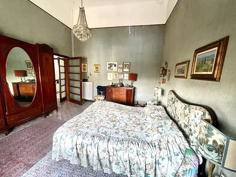 Immagine 57 di Villa in vendita  a Livorno