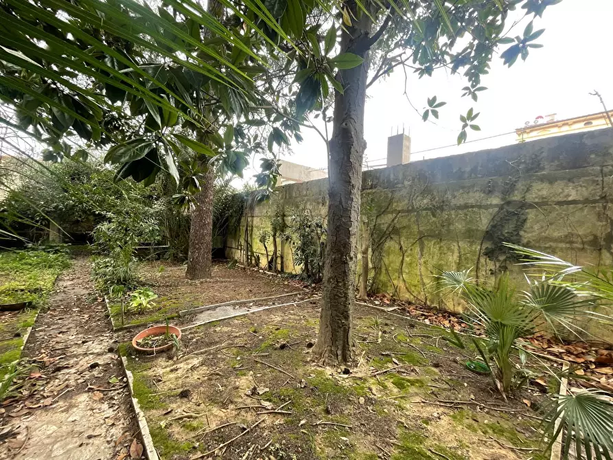 Immagine 32 di Villa in vendita  a Livorno