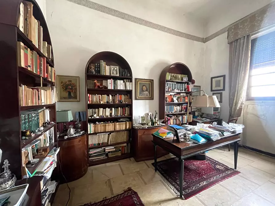 Immagine 9 di Villa in vendita  a Livorno