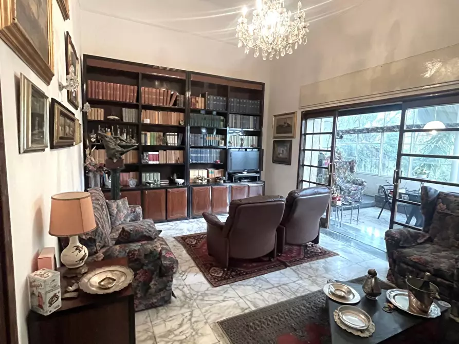 Immagine 13 di Villa in vendita  a Livorno