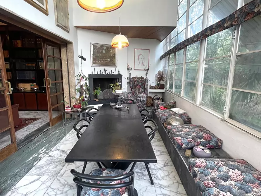 Immagine 18 di Villa in vendita  a Livorno