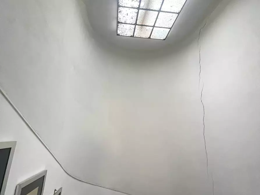 Immagine 47 di Villa in vendita  a Livorno