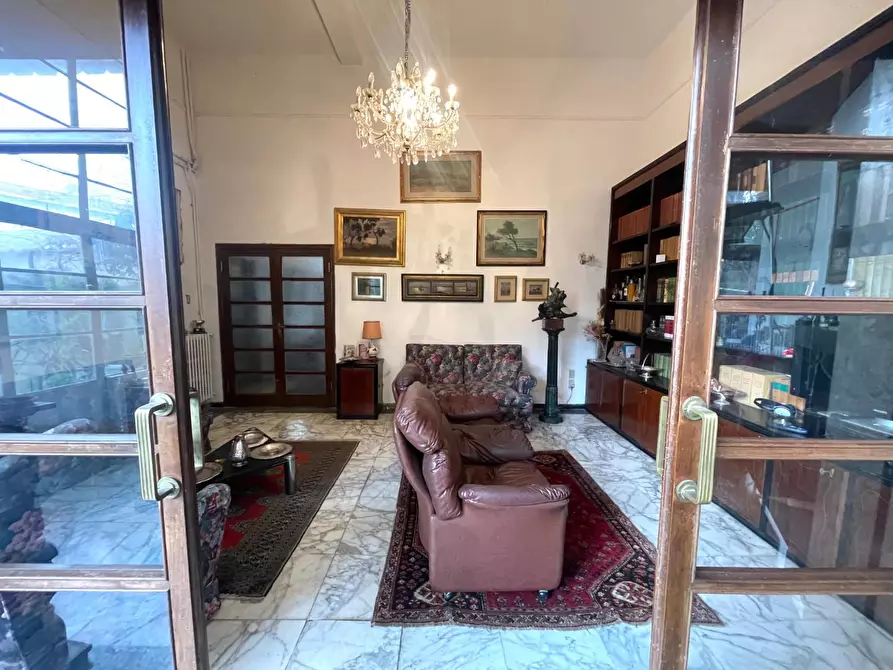 Immagine 22 di Villa in vendita  a Livorno