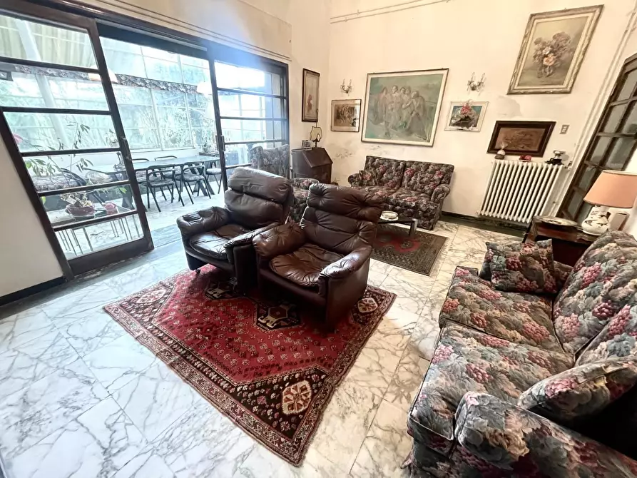 Immagine 14 di Villa in vendita  a Livorno