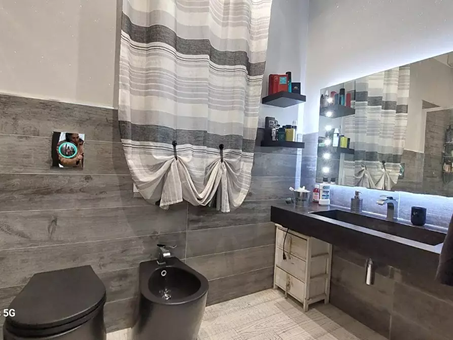 Immagine 8 di Casa indipendente in vendita  a Livorno