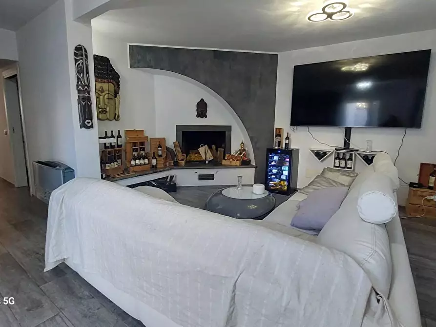 Immagine 5 di Casa indipendente in vendita  a Livorno