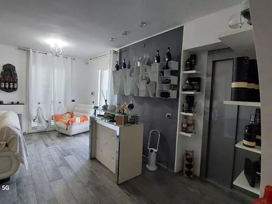 Immagine 6 di Casa indipendente in vendita  a Livorno