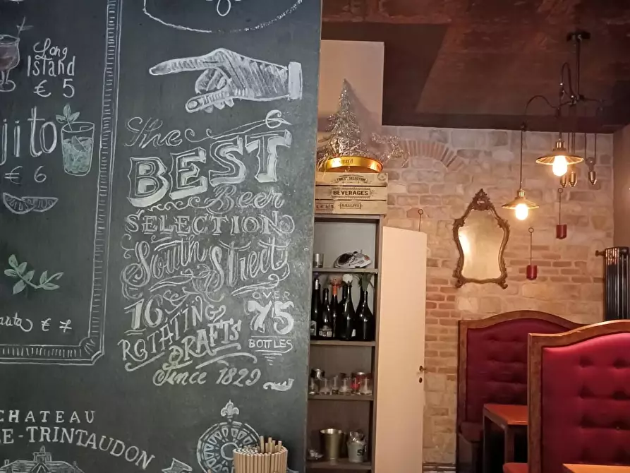 Immagine 9 di Attività commerciale in vendita  a Pisa