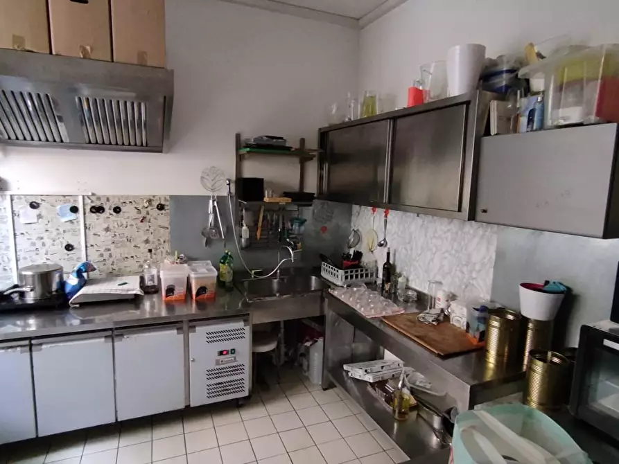 Immagine 5 di Attività commerciale in vendita  a Pisa