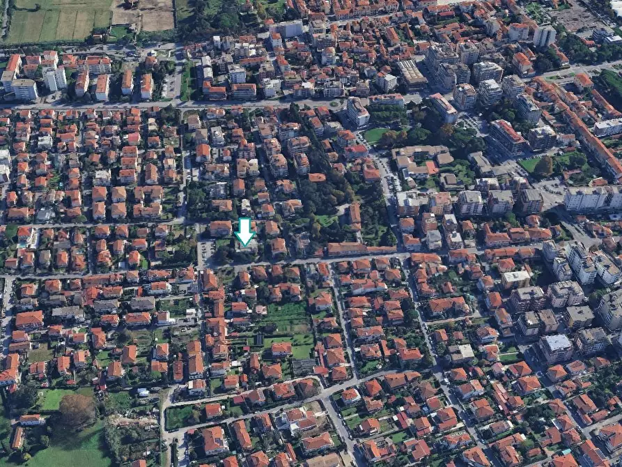 Immagine 3 di Villa in vendita  a Carrara