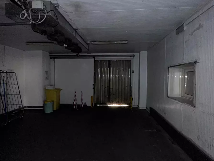 Immagine 22 di Capannone industriale in vendita  a Massa