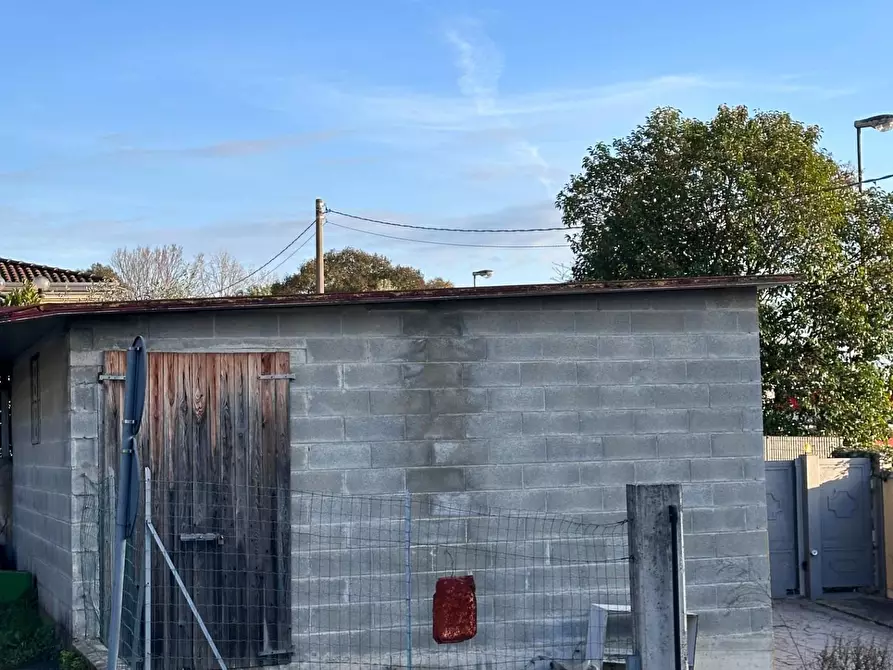 Immagine 33 di Capannone industriale in vendita  a Massa