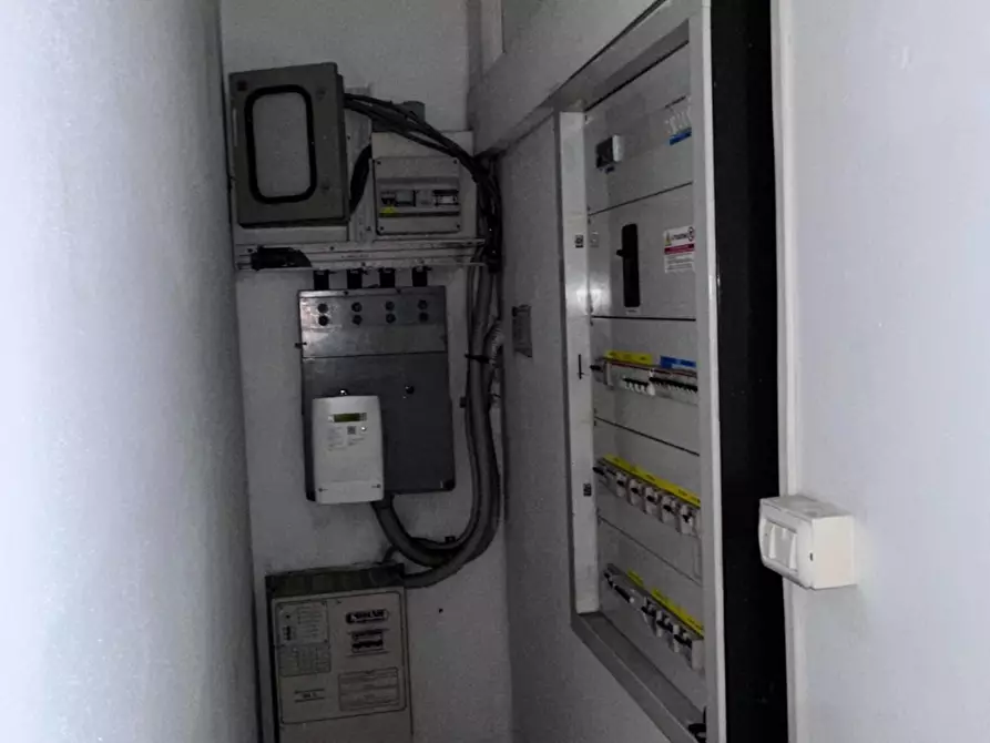 Immagine 26 di Capannone industriale in vendita  a Massa