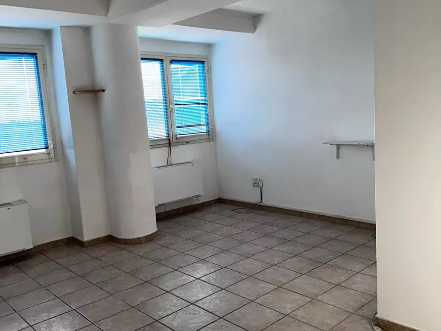 Immagine 29 di Capannone industriale in vendita  a Massa