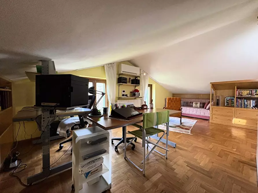 Immagine 79 di Villetta a schiera in vendita  a Calci