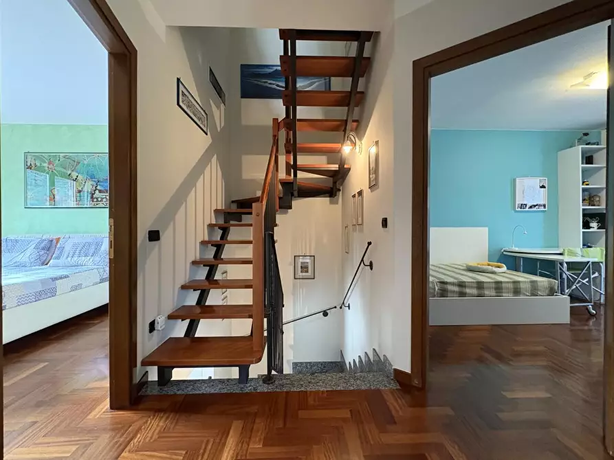 Immagine 51 di Villetta a schiera in vendita  a Calci