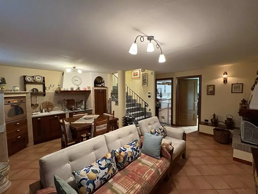 Immagine 70 di Villetta a schiera in vendita  a Calci