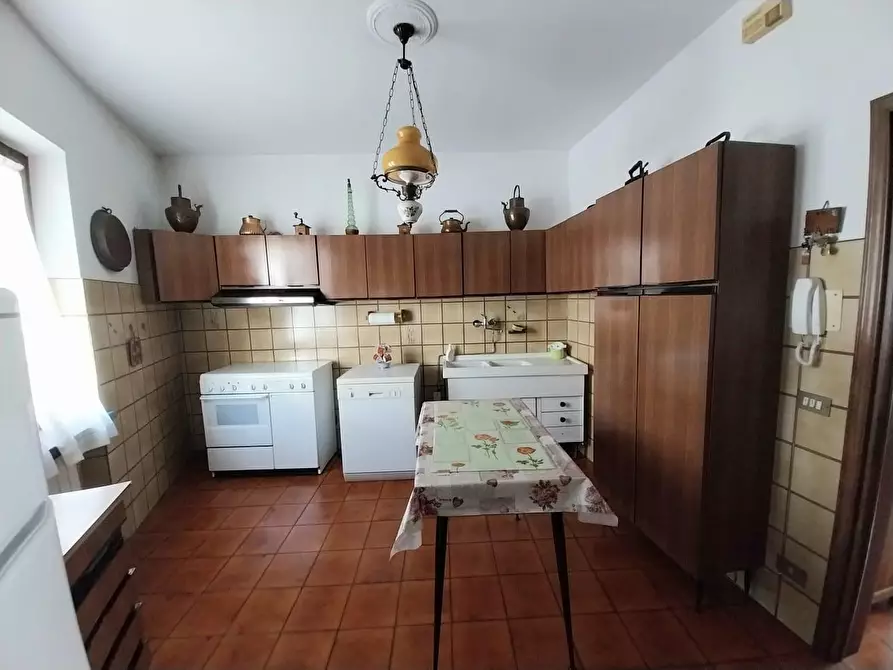 Immagine 11 di Appartamento in vendita  a Calci