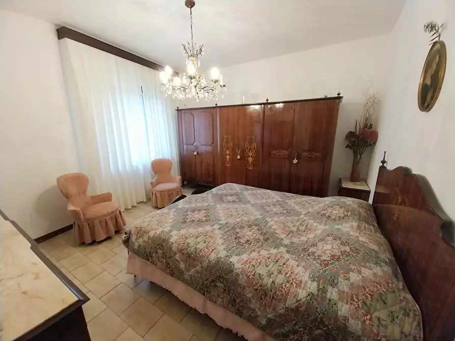 Immagine 24 di Appartamento in vendita  a Calci