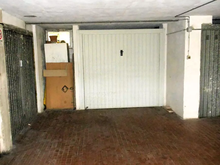 Immagine 60 di Appartamento in vendita  a Massa