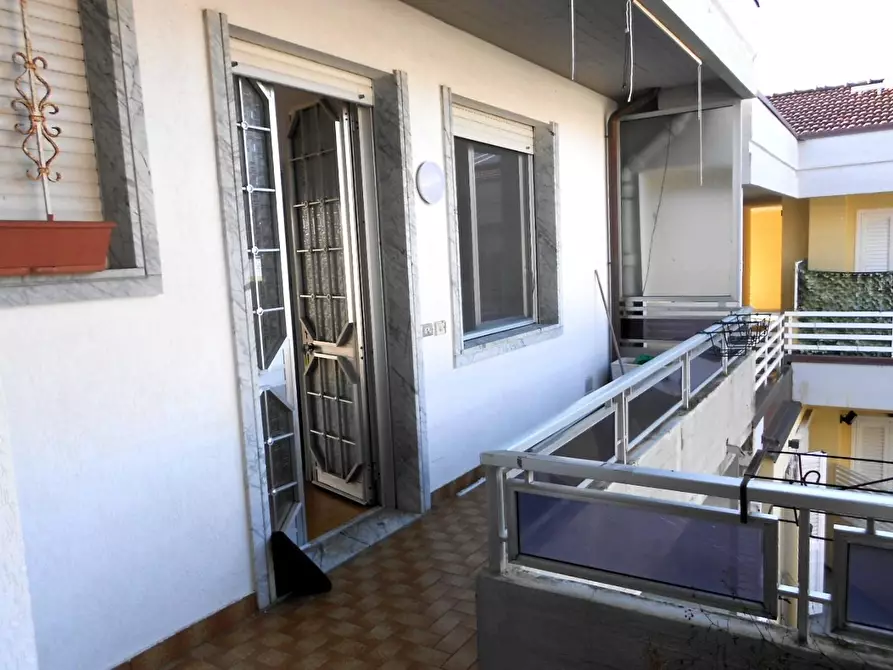 Immagine 5 di Appartamento in vendita  a Massa