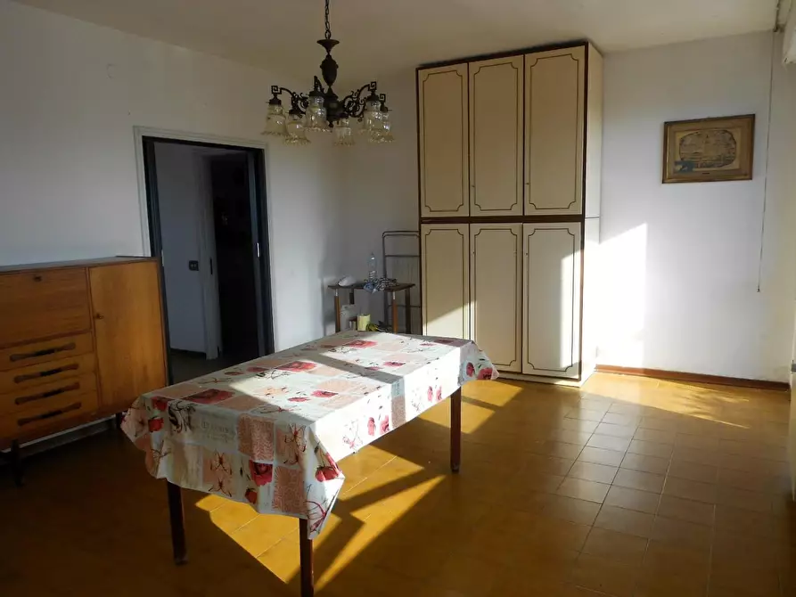 Immagine 12 di Appartamento in vendita  a Massa