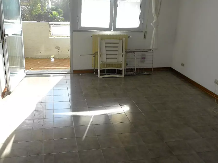 Immagine 22 di Appartamento in vendita  a Massa