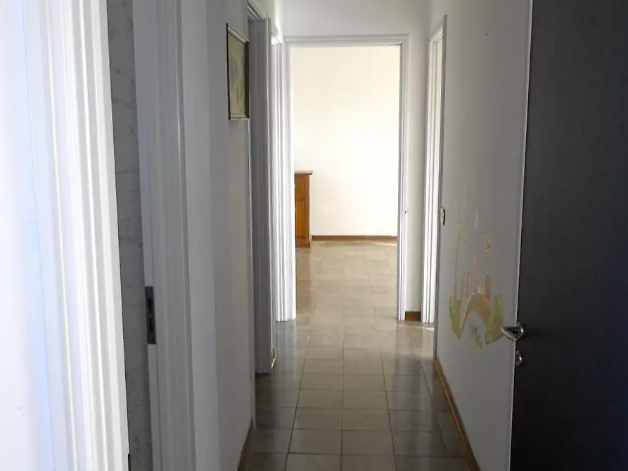 Immagine 43 di Appartamento in vendita  a Massa