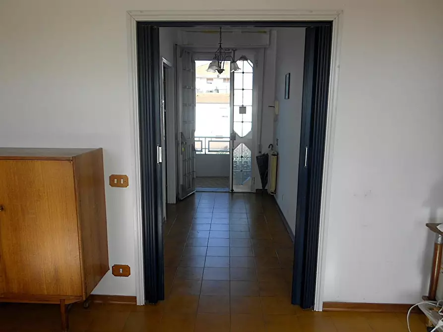 Immagine 6 di Appartamento in vendita  a Massa