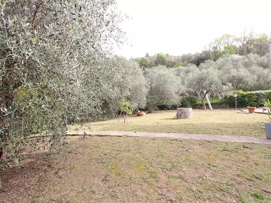 Immagine 2 di Casa bifamiliare in vendita  a La Spezia