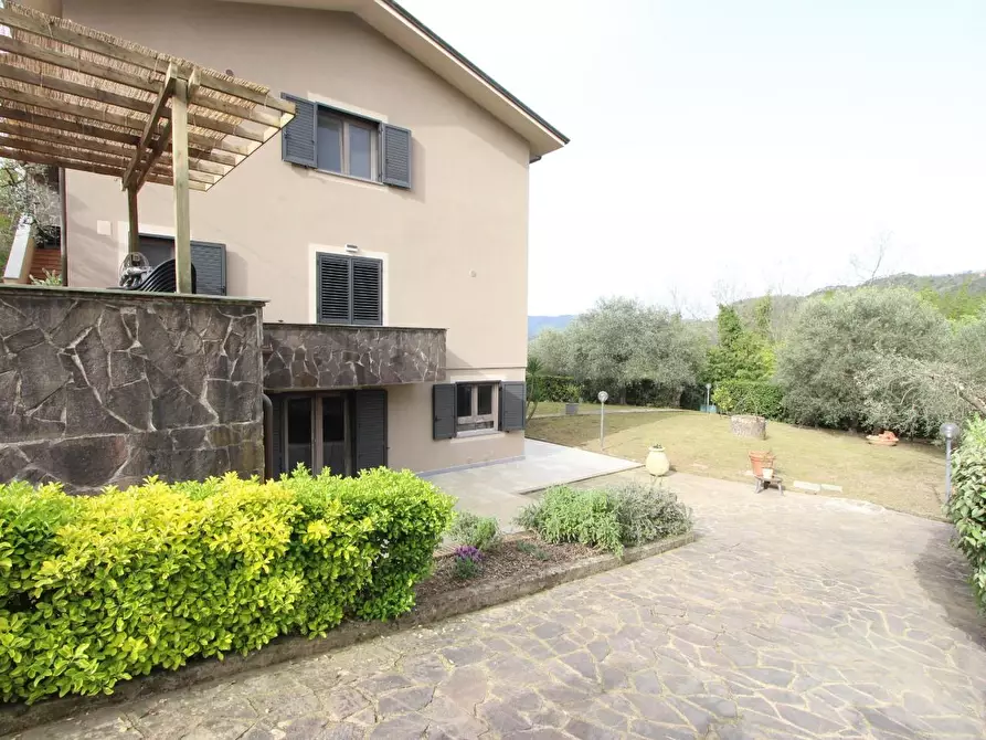 Immagine 4 di Casa bifamiliare in vendita  a La Spezia