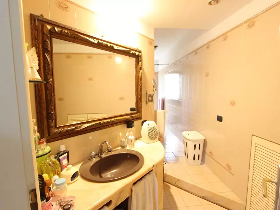 Immagine 36 di Casa bifamiliare in vendita  a La Spezia