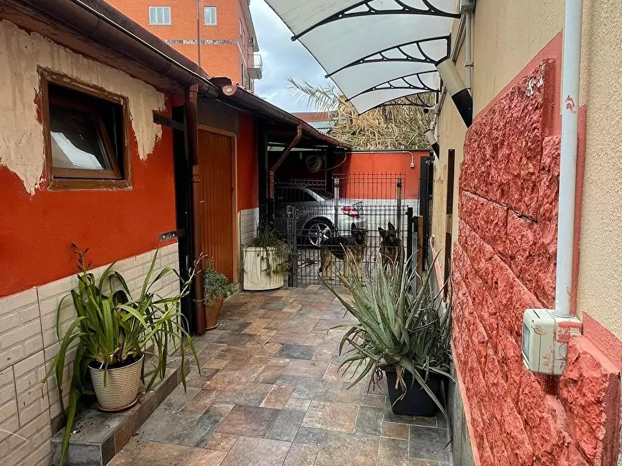 Immagine 21 di Appartamento in vendita  a Roma