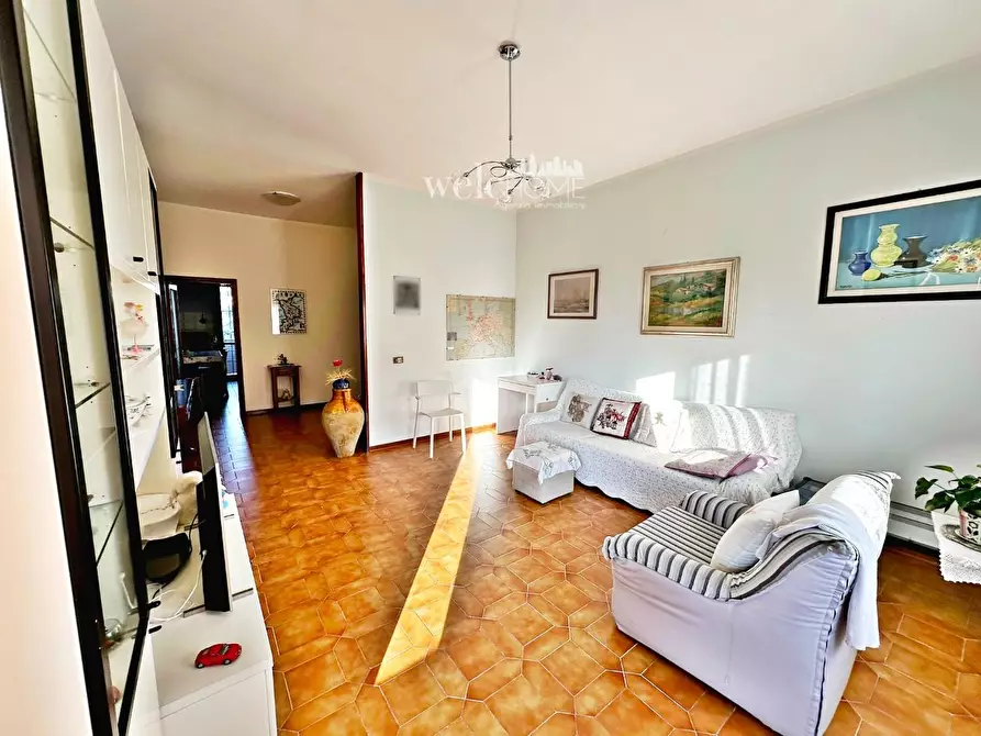 Immagine 17 di Appartamento in vendita  a Campi Bisenzio