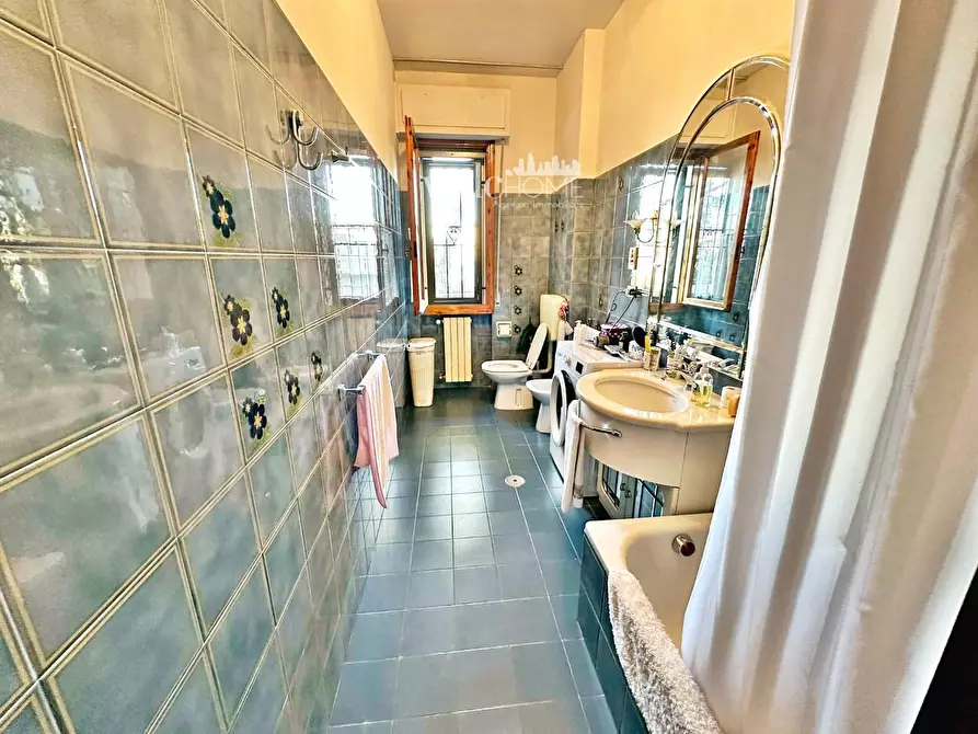 Immagine 11 di Appartamento in vendita  a Campi Bisenzio