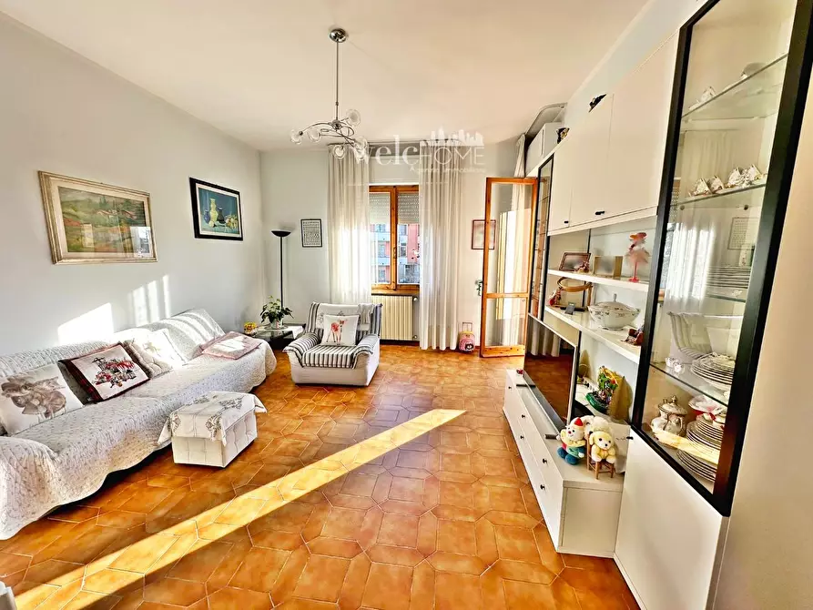 Immagine 15 di Appartamento in vendita  a Campi Bisenzio