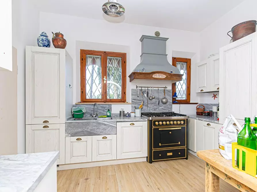 Immagine 21 di Casa bifamiliare in vendita  a Pontedera