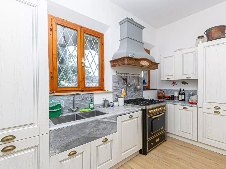 Immagine 23 di Casa bifamiliare in vendita  a Pontedera