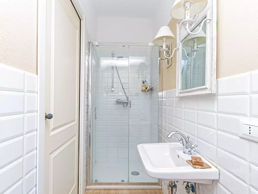 Immagine 27 di Casa bifamiliare in vendita  a Pontedera