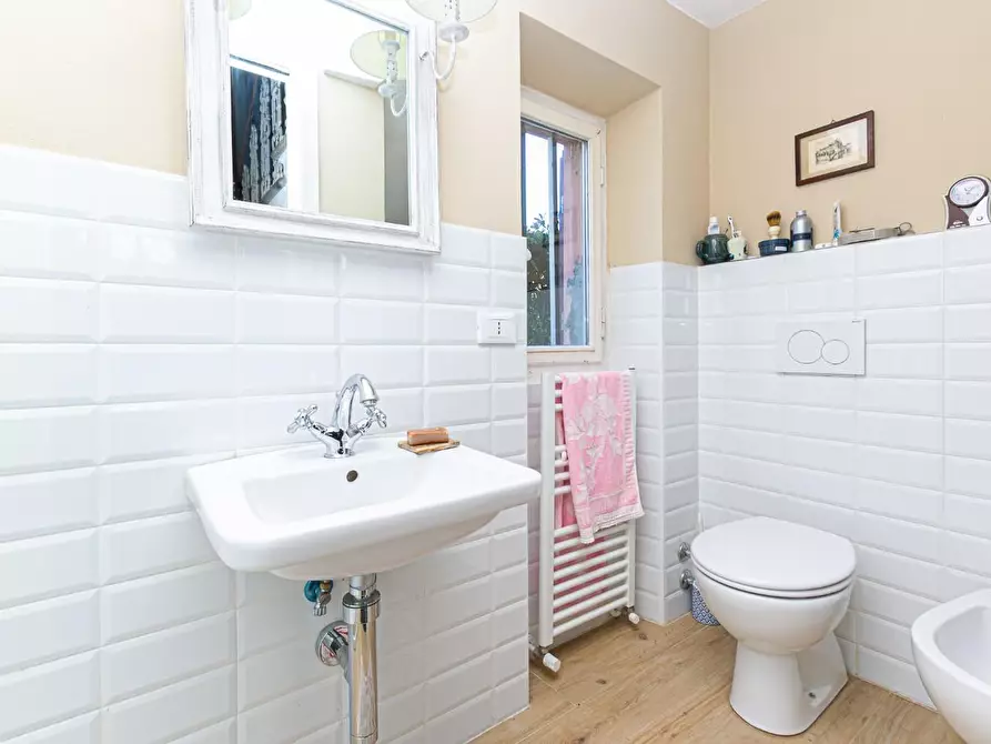 Immagine 26 di Casa bifamiliare in vendita  a Pontedera