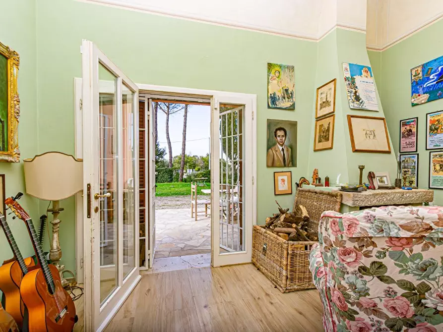 Immagine 17 di Casa bifamiliare in vendita  a Pontedera