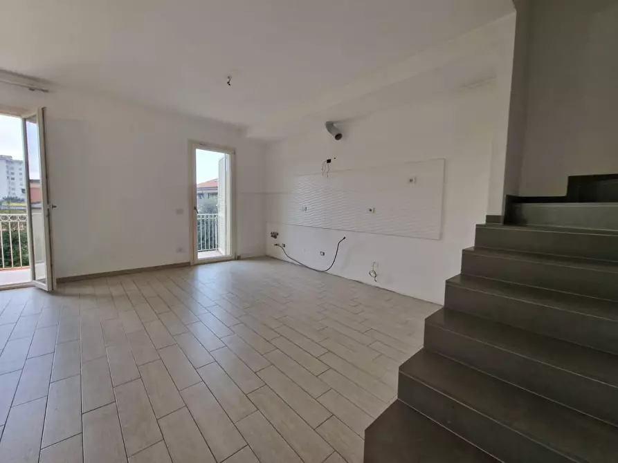 Immagine 3 di Appartamento in vendita  a Carrara