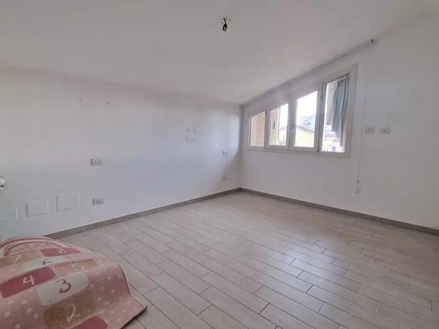 Immagine 17 di Appartamento in vendita  a Carrara