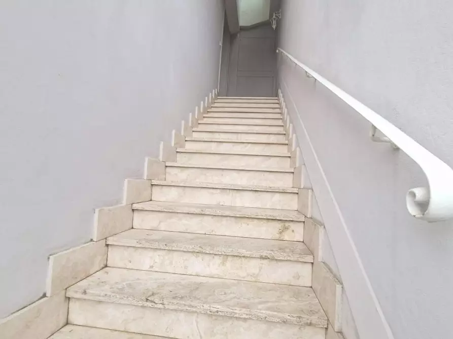 Immagine 10 di Appartamento in vendita  a Carrara