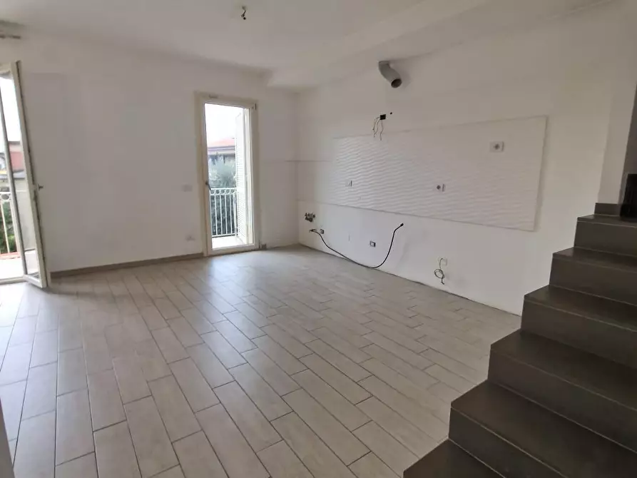 Immagine 5 di Appartamento in vendita  a Carrara