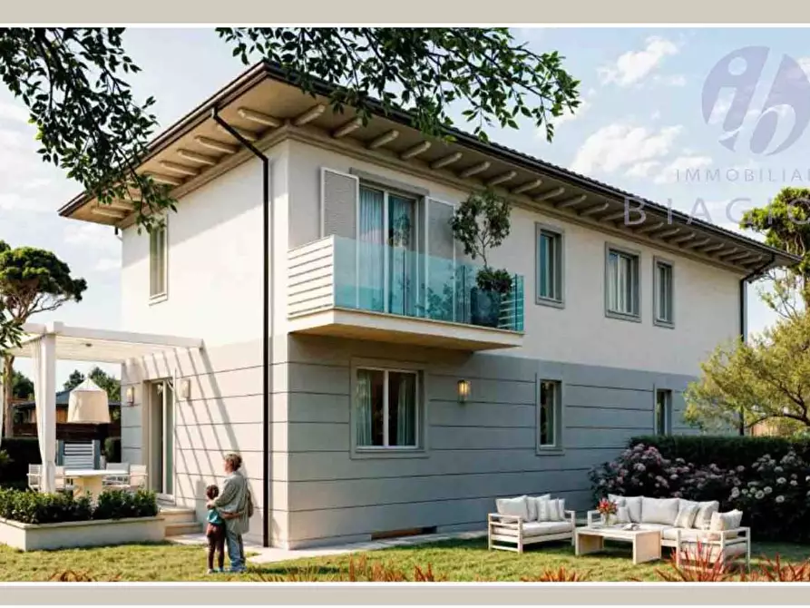 Immagine 1 di Casa bifamiliare in vendita  a Pietrasanta