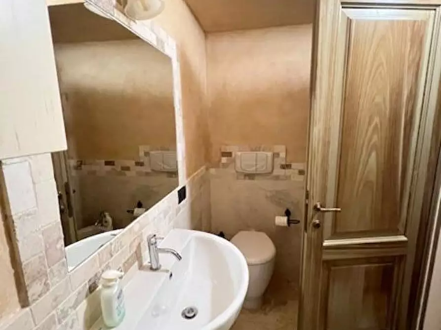 Immagine 22 di Casa colonica in vendita  a Monteriggioni