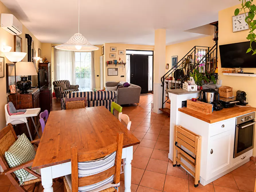 Immagine 1 di Porzione di casa in vendita  a Casole D'elsa