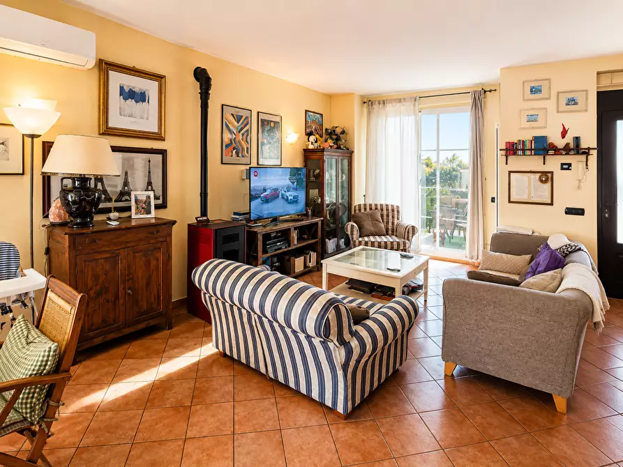 Immagine 2 di Porzione di casa in vendita  a Casole D'elsa